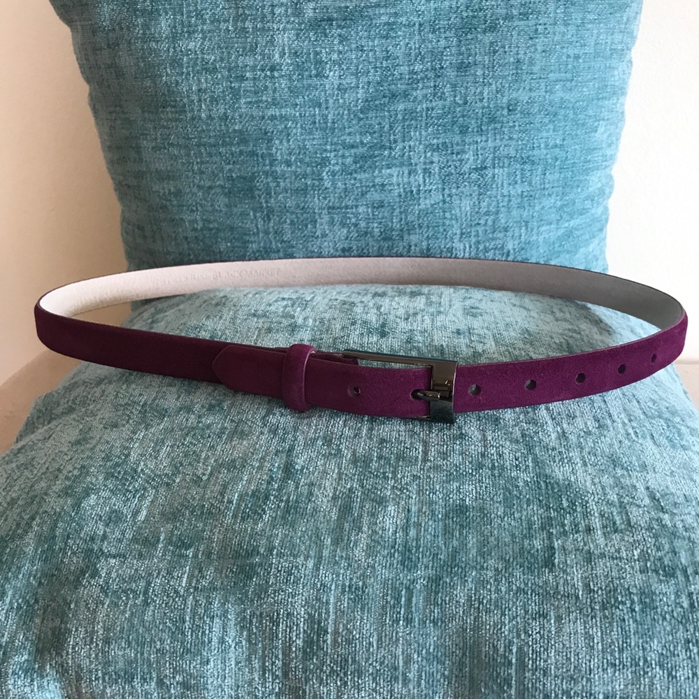 White House Black Market 💜💞 maroon belt